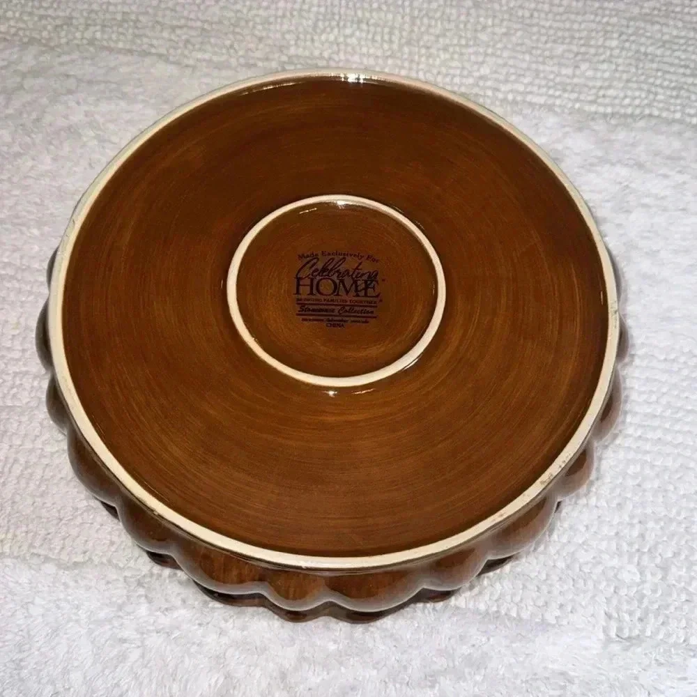celebrating home stoneware collection BRN oven/microwave/dishwasher safe 10” Lid